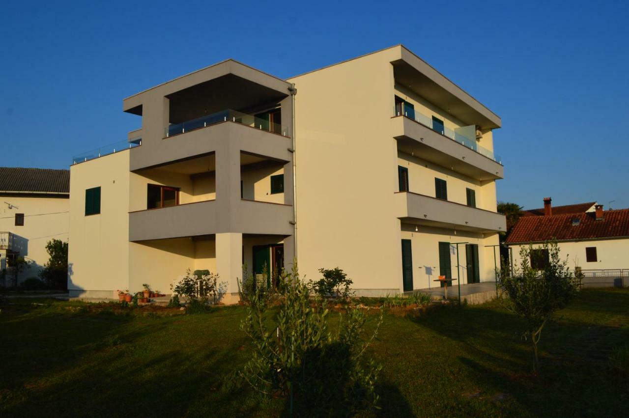 Apartmani Mila Sukosan Ngoại thất bức ảnh